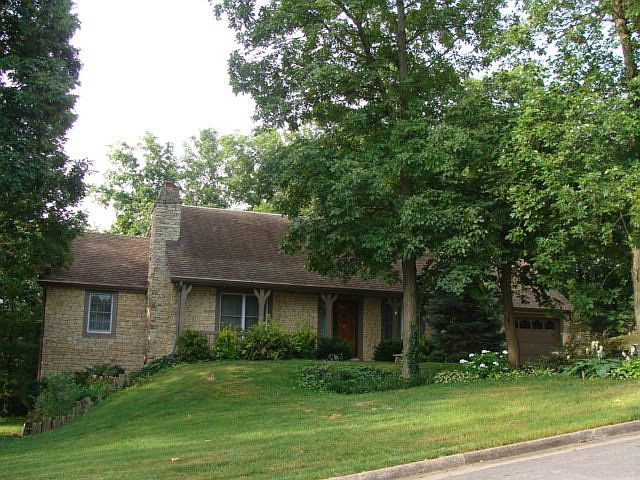 1st image of 1909 Woodclift Dr