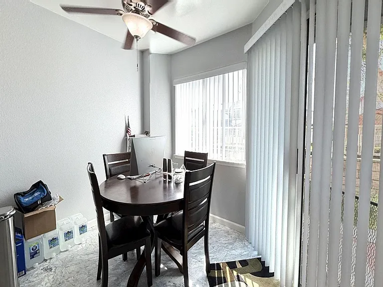 831 Carlton Privado — Photo 6