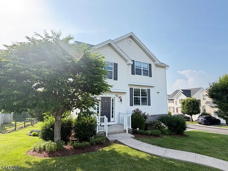 3 bed, 2.5 bath, $3,350 — Photo 2