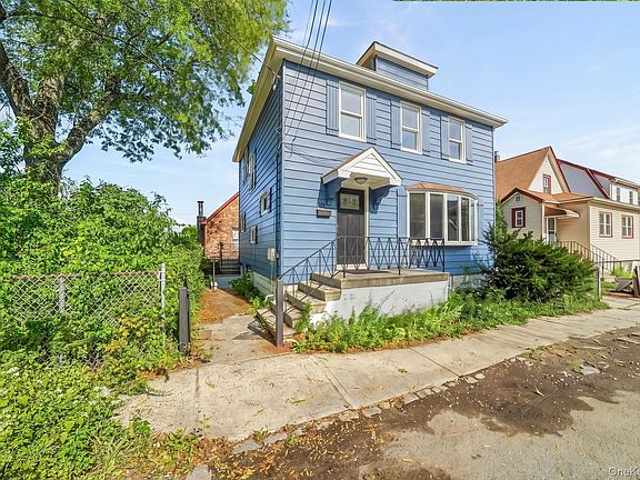2nd image of 3079 Fearn Place