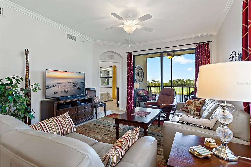 2 bed, 2.0 bath, 1297 sqft, $2,350 — Photo 4