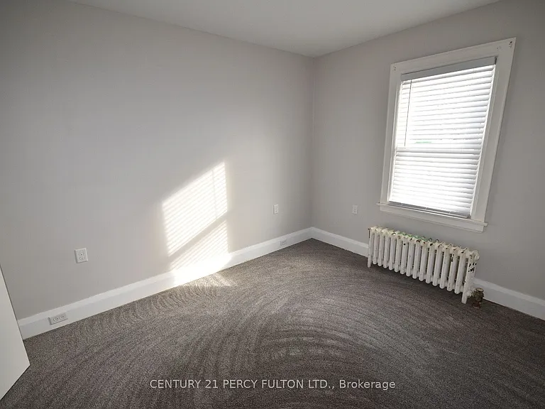 361 Bond St E — Photo 11