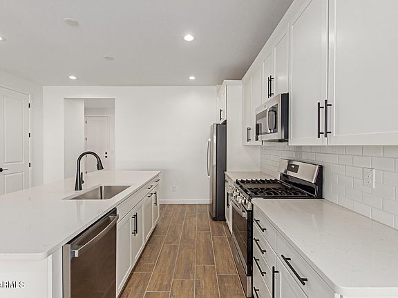 4th image of 15802 W VOGEL Avenue