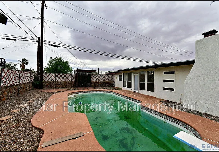 10565 Murphy St — Photo 43