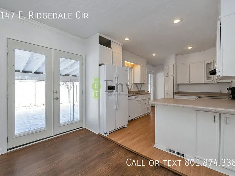 1147 E Ridgedale Cir — Photo 4