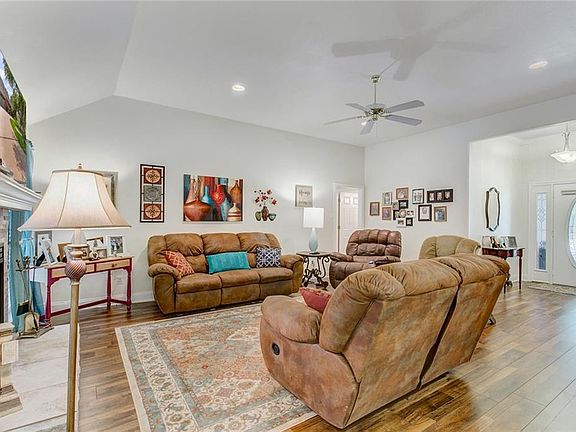 5th image of 4502 De Leon Ct