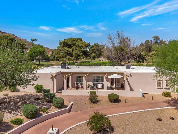 3rd image of 960 W Moon Valley Dr