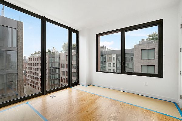 1st image of 54 Noll St #3692
