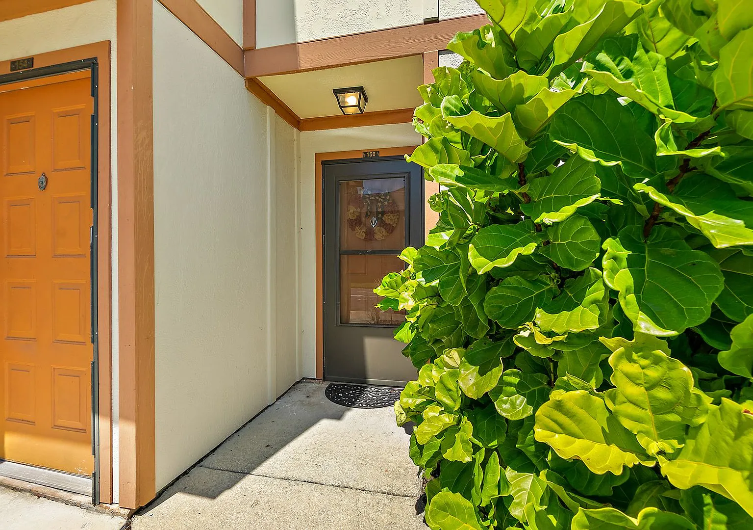 Beautifully Renovated 2Bed Townhome — Photo 3