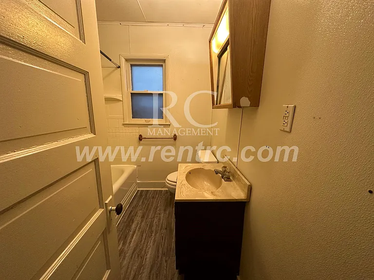 1117 N Gilbert St — Photo 5
