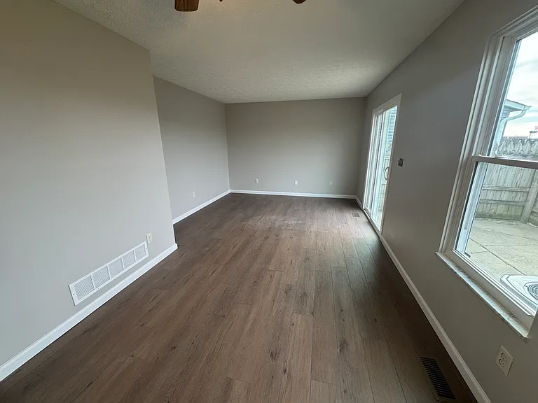 2069 Bridlewood Blvd — Photo 6