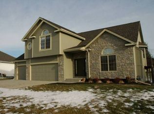 1707 Rockwater Ln, Kearney, MO 64060