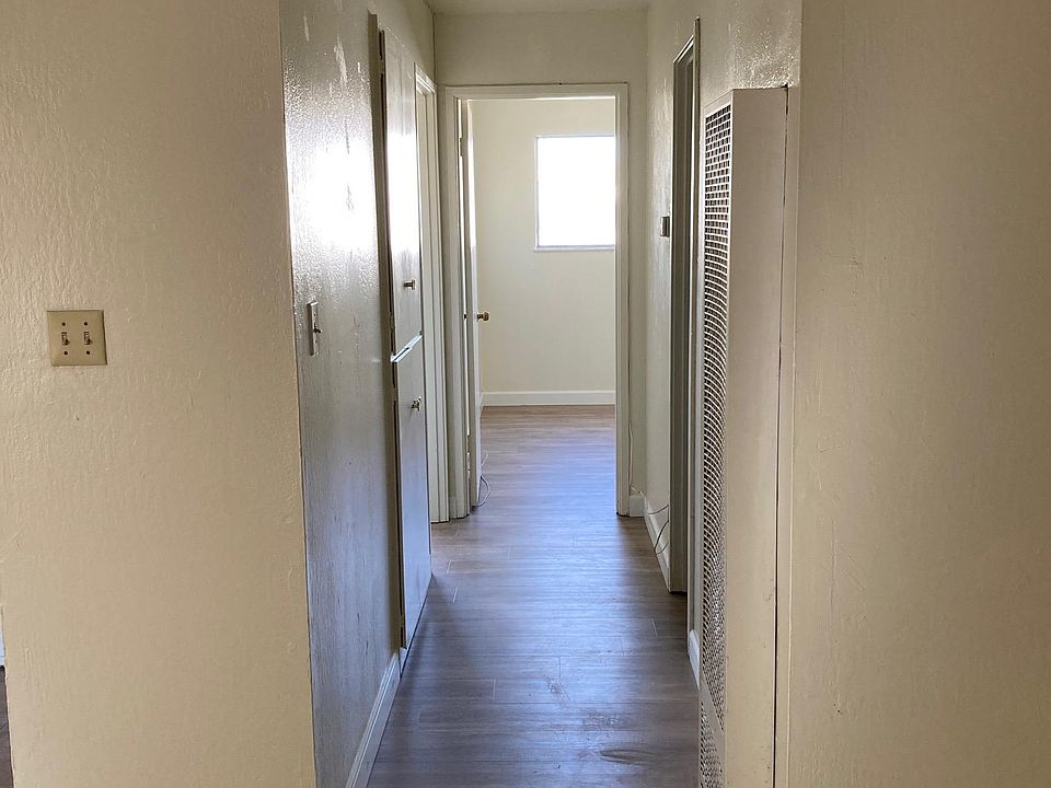 1st image of 870 Grove St #107