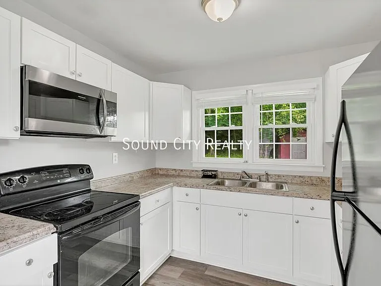 4010 Liberty St — Photo 6