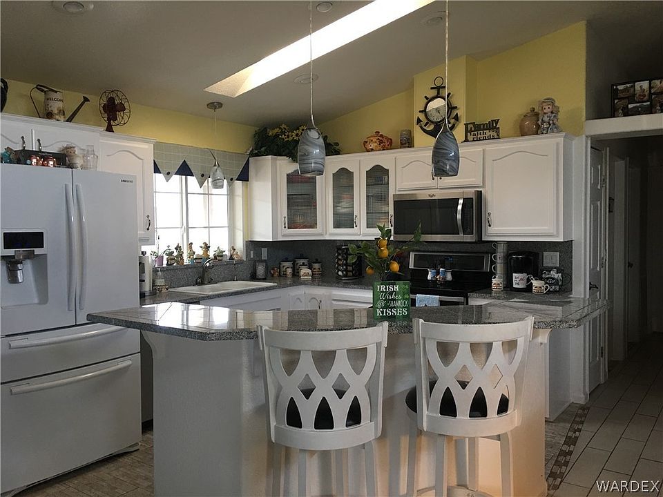 1st image of 768 W Desert Crest Drive