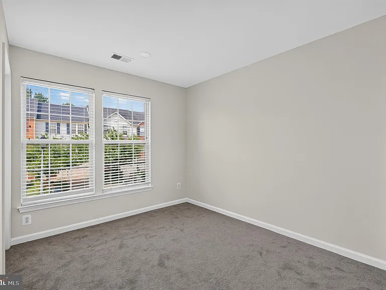 15044 Gaffney Cir — Photo 30