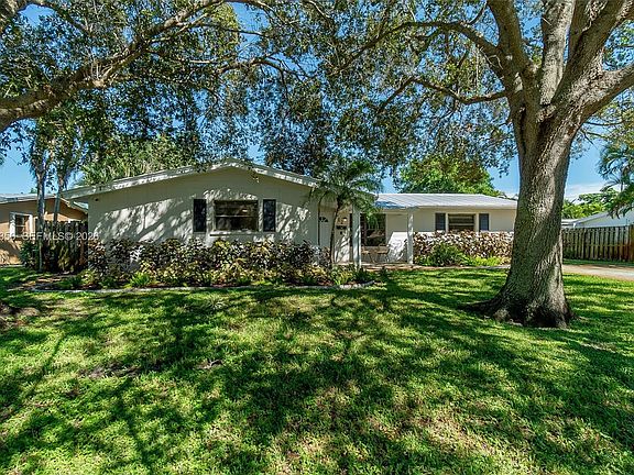 2nd image of 712 Tradewind Dr