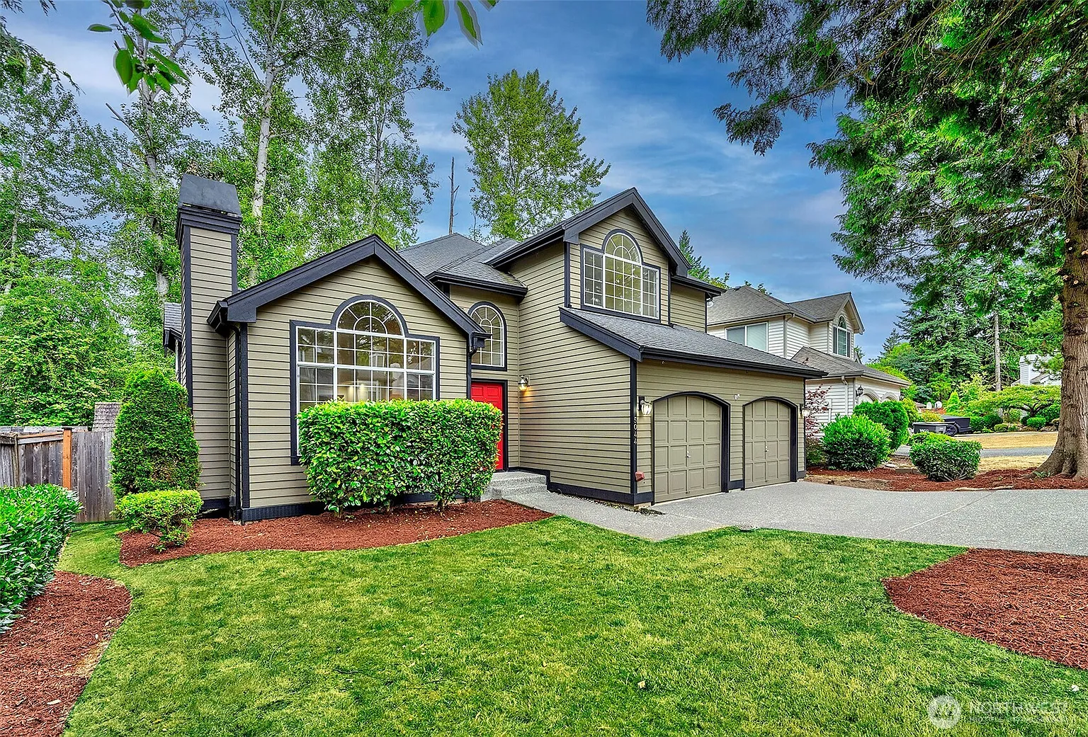 5044 157th Court NE photo 1