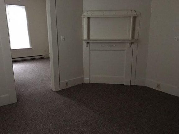 4th image of 206 W Locust St APT 4