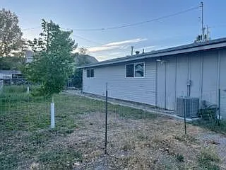120 E Clark St — Photo 3