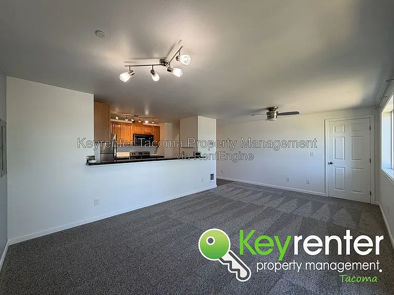323 S 30th St #B — Photo 4