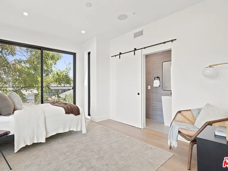 1159 N Formosa Ave #5 — Photo 11