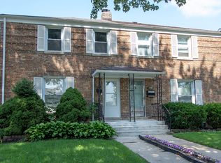 426 Geneva Ave, Bellwood, IL 60104