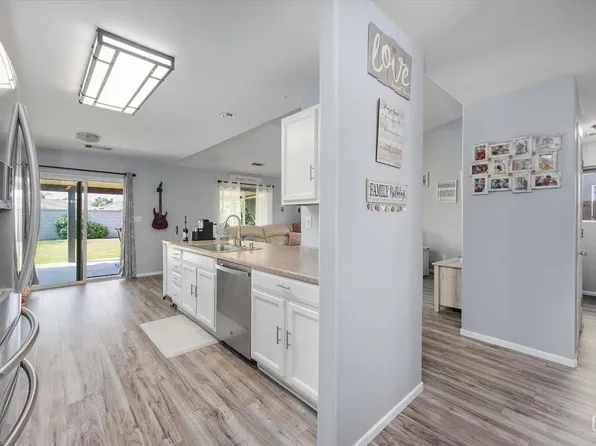 12305 Quiet Pasture Dr, Bakersfield, CA 93312