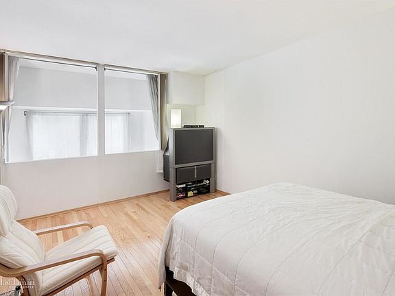 3rd image of 301 W 57th St APT 2A