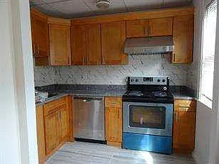 Jefferson St — Photo 20