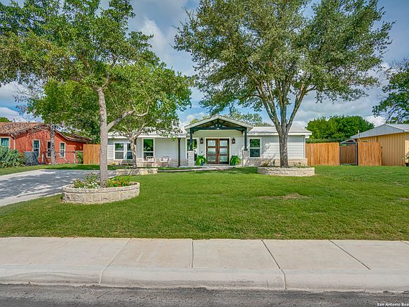 3rd image of 113 BREES BLVD