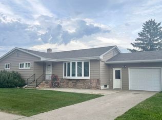 308 8th St, Ipswich, SD 57451