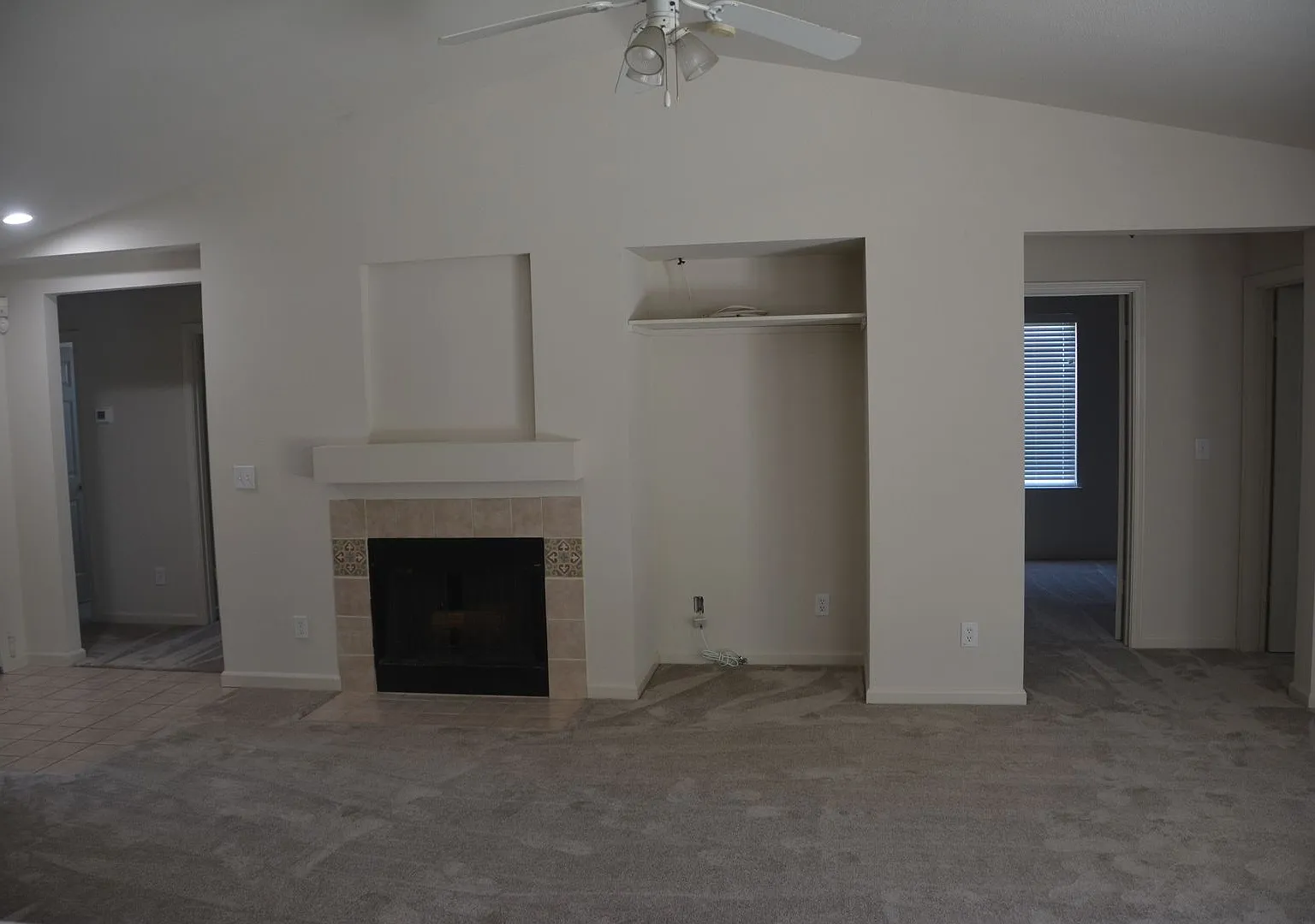 Sharp and clean Dallas Ranch area 4 bedroom, 2 bath home with 1,533 sq. ft — Photo 4