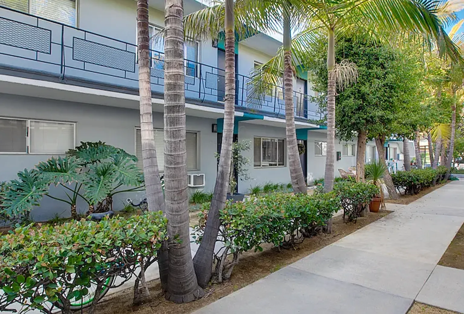 2727 Abbot Kinney Apartments, Venice CA — Photo 4
