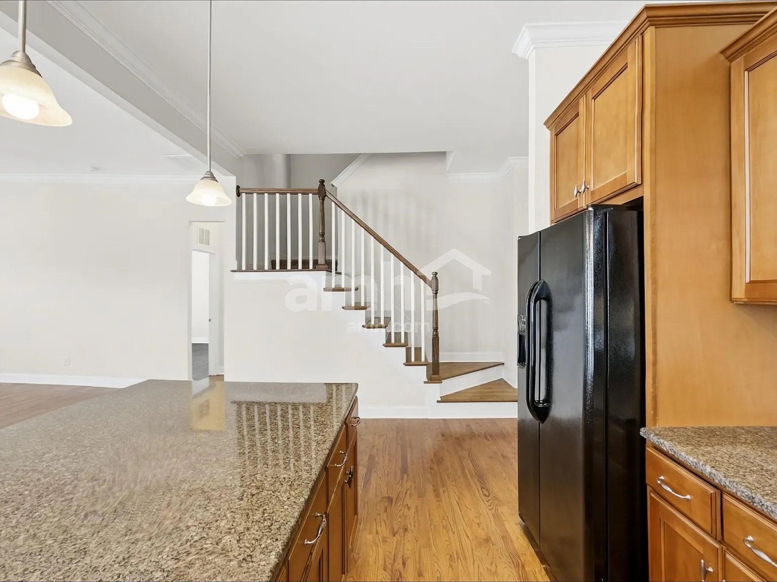 3 bed, 2.0 bath, 2165 sqft, $2,390 — Photo 4