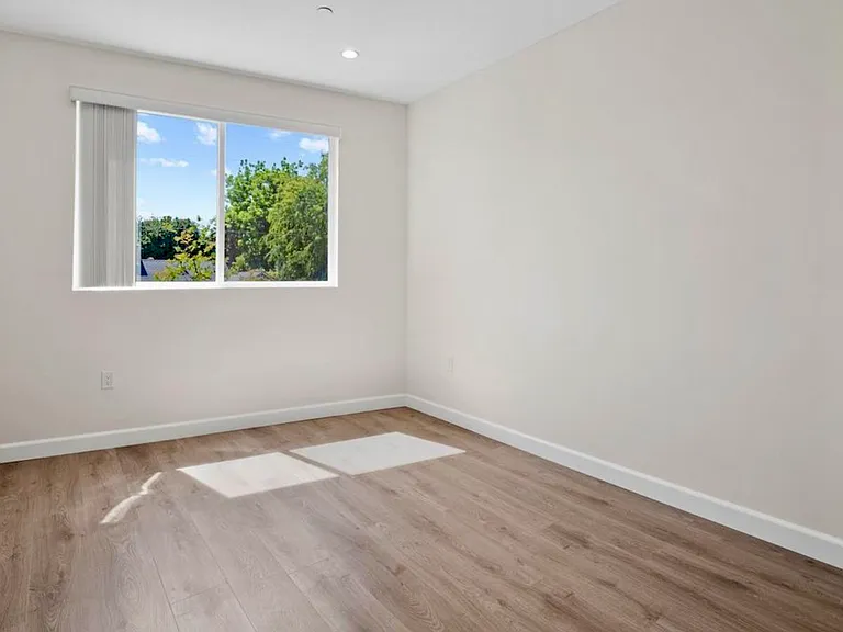5222 Vantage Ave #12147-208 — Photo 9