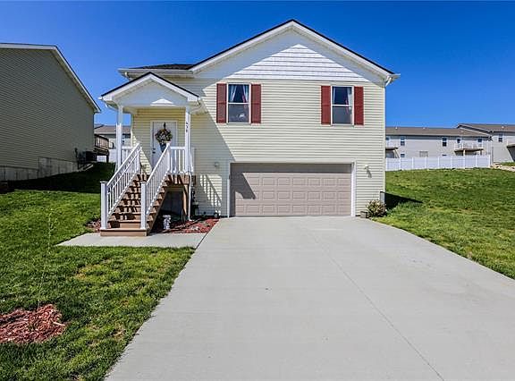 3rd image of 435 Eve Estates Dr