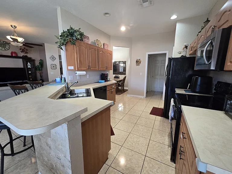 219 Cloverdale Rd — Photo 9