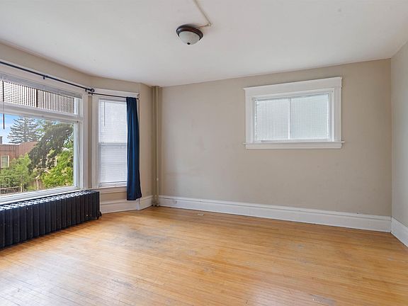 5th image of 1511 E 4th St
