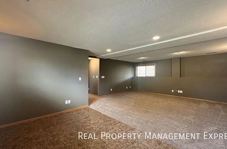 5208 S Birchwood Ave — Photo 14