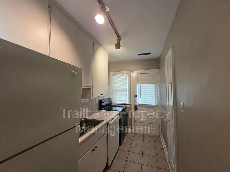 Building Photo - 1807 W 41st St #2W
