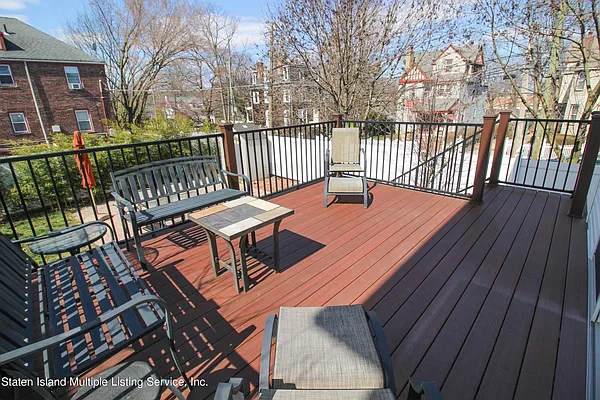 Sold by Remax Edge | media 49