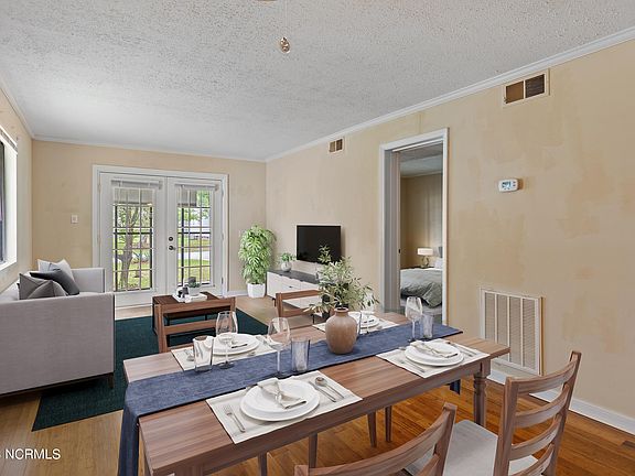 5th image of 326 NE 51st Street
