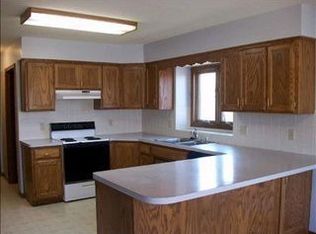 7434 SW Bingham Rd, Topeka, KS 66614