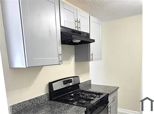 1751 Queensbury Cir — Photo 5