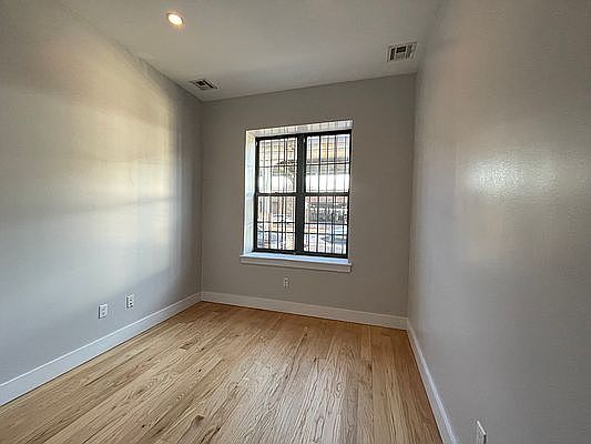 5th image of 1791 Atlantic Ave #1L