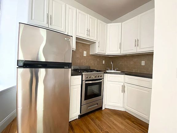 3rd image of 376 W 127th St APT 2A