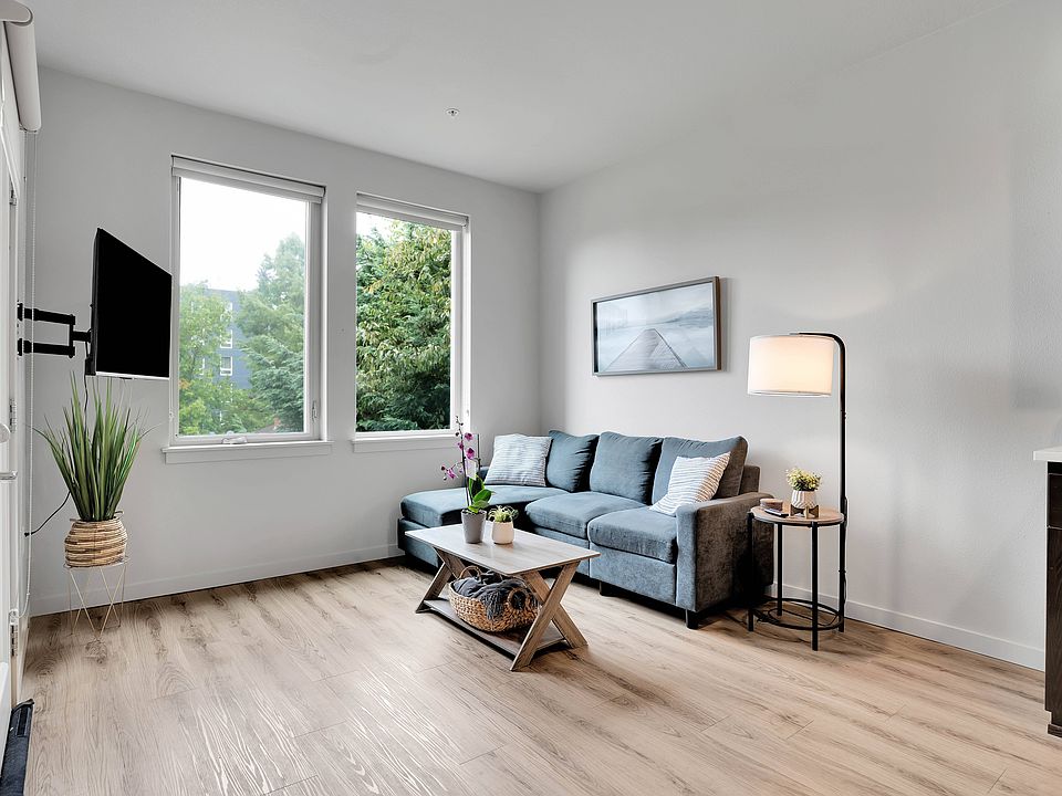 The 72nd Apartments | Studio Living Area