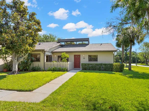 10 James Ct, Oldsmar, FL 34677