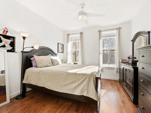 274 6th Street image 13 of 32